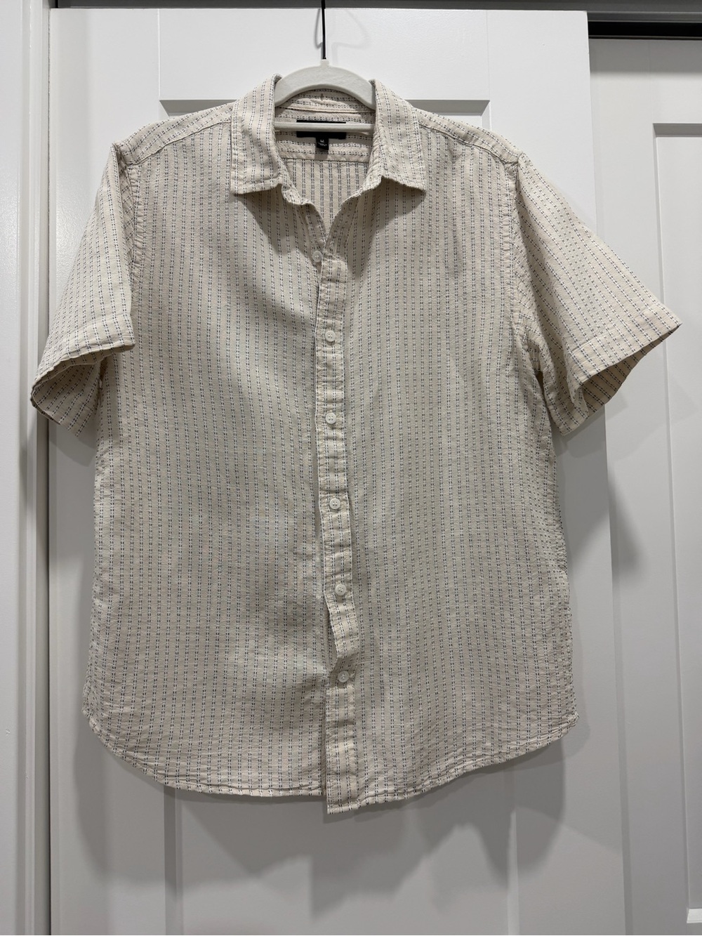 Banana Republic | Short-Sleeve Men's Button-Down Shirt (size M)